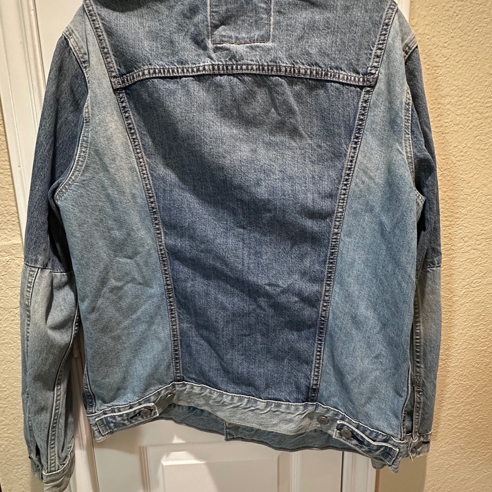 Levi's Classic Blue Denim Jacket - Picture 3 of 4